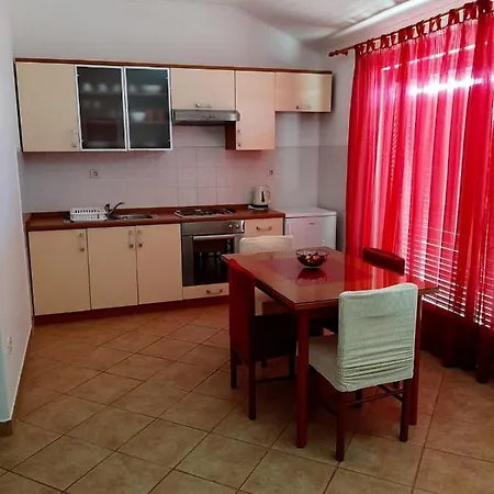 Cepo Apartamento Makarska