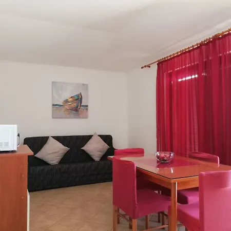 Cepo Apartment *